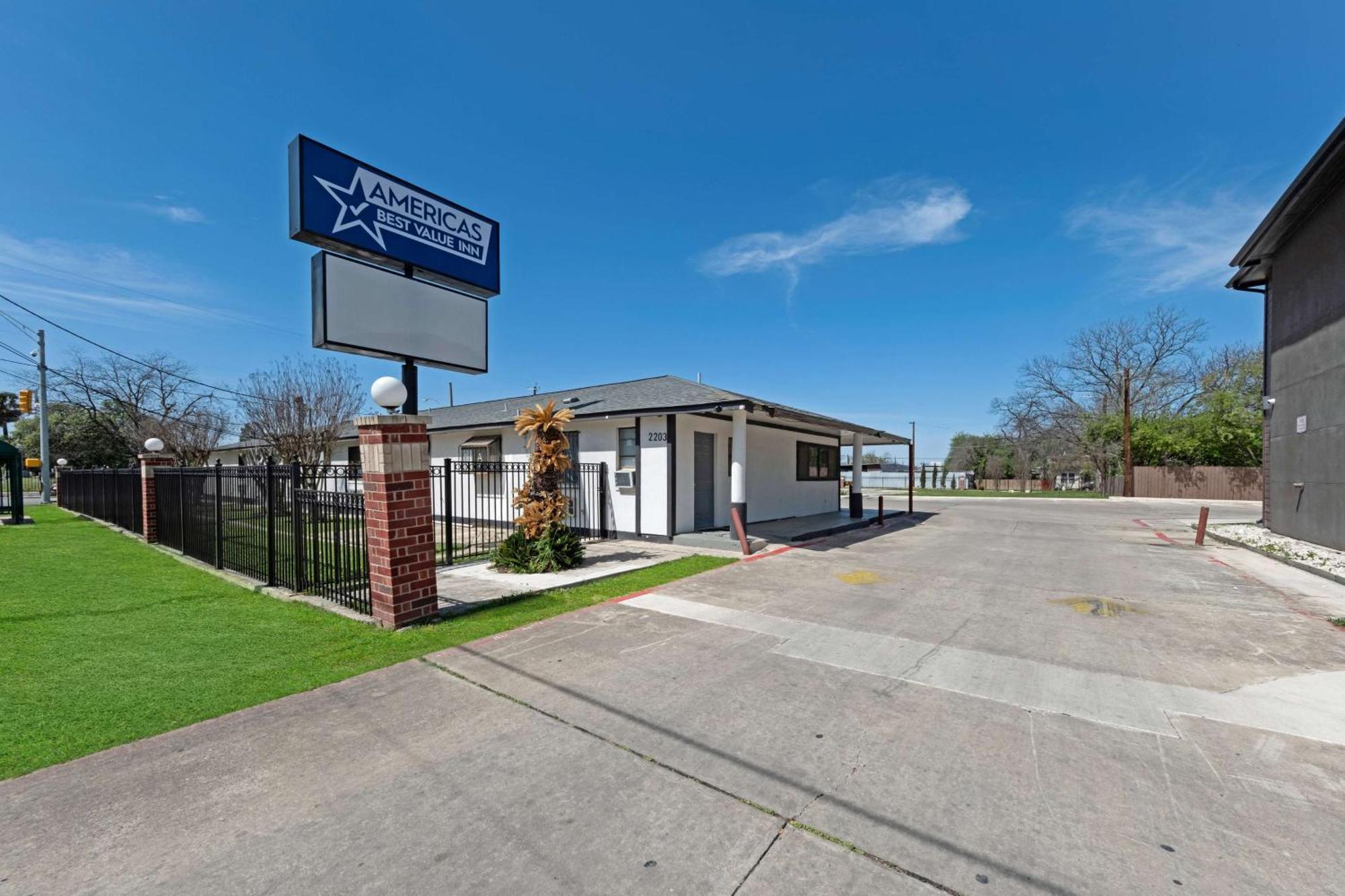 Americas Best Value Inn San Antonio Downtown Riverwalk Екстер'єр фото